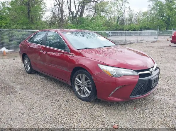 4T1BF1FK2GU523833 2016 TOYOTA CAMRY - Image 1