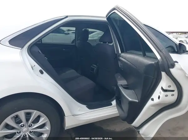 4T1BF1FK2GU526957 2016 TOYOTA CAMRY - Image 8