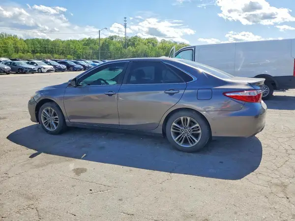 4T1BF1FK2GU530586 2016 TOYOTA CAMRY - Image 2