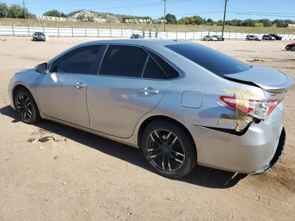 4T1BF1FK2GU530636 2016 TOYOTA CAMRY - Image 2