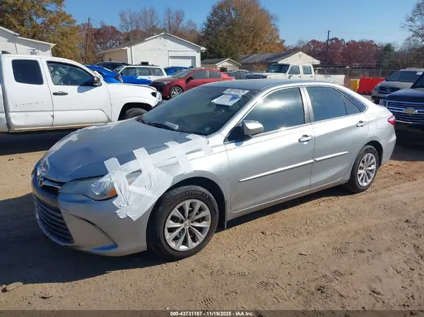 4T1BF1FK2GU531267 2016 TOYOTA CAMRY - Image 2