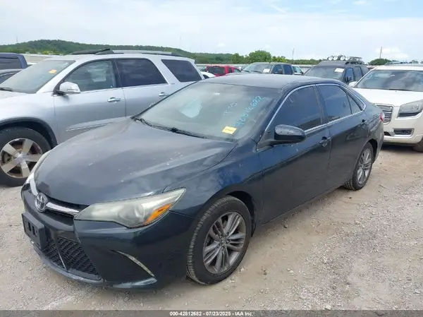 4T1BF1FK2GU534718 2016 TOYOTA CAMRY - Image 2