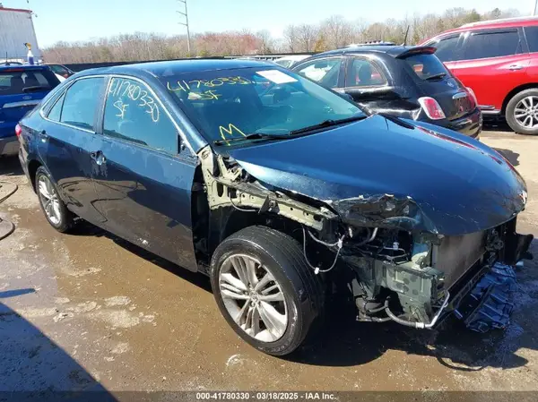 4T1BF1FK2GU541958 2016 TOYOTA CAMRY - Image 1