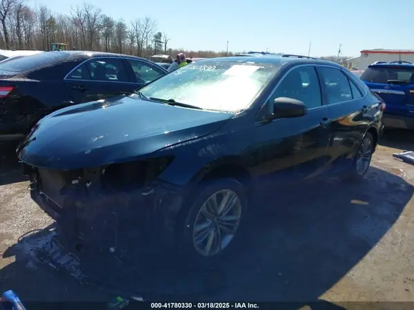 4T1BF1FK2GU541958 2016 TOYOTA CAMRY - Image 2