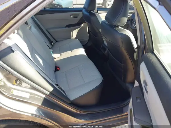 4T1BF1FK2GU545332 2016 TOYOTA CAMRY - Image 8