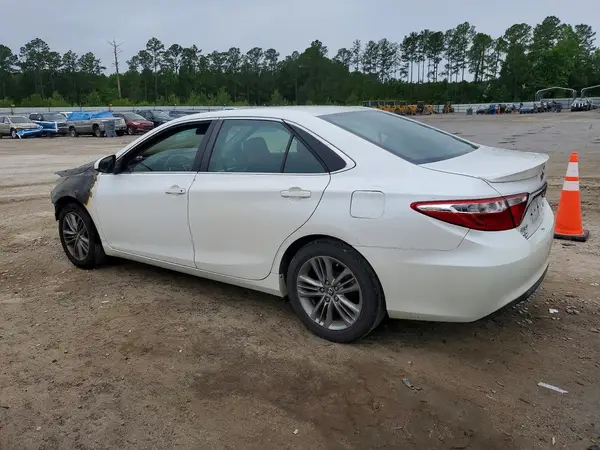 4T1BF1FK2GU545900 2016 TOYOTA CAMRY - Image 2