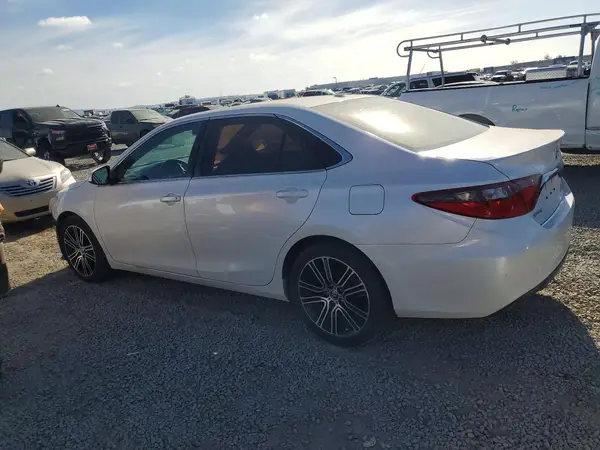 4T1BF1FK2GU546576 2016 TOYOTA CAMRY - Image 2