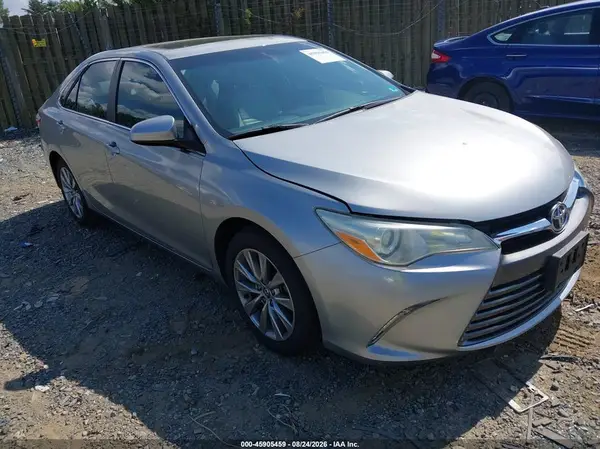 4T1BF1FK2GU546870 2016 TOYOTA CAMRY - Image 1