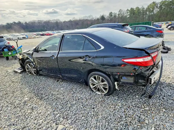 4T1BF1FK2GU548215 2016 TOYOTA CAMRY - Image 2