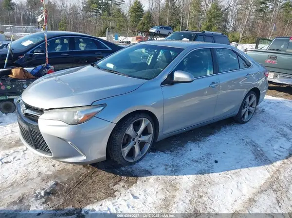 4T1BF1FK2GU550224 2016 TOYOTA CAMRY - Image 2