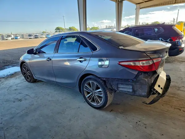 4T1BF1FK2GU550417 2016 TOYOTA CAMRY - Image 2