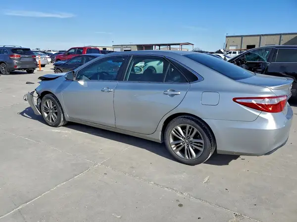 4T1BF1FK2GU551261 2016 TOYOTA CAMRY - Image 2