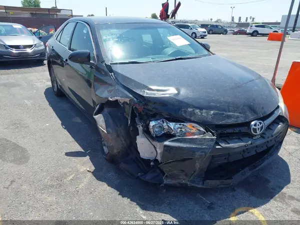 4T1BF1FK2GU553155 2016 TOYOTA CAMRY - Image 1