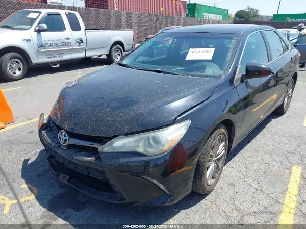 4T1BF1FK2GU553155 2016 TOYOTA CAMRY - Image 2