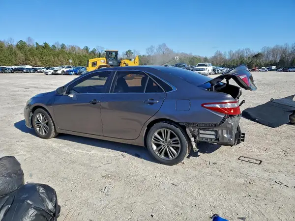 4T1BF1FK2GU553740 2016 TOYOTA CAMRY - Image 2