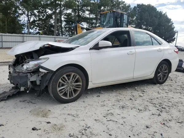 4T1BF1FK2GU556475 2016 TOYOTA CAMRY - Image 1