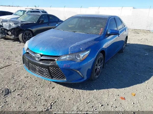 4T1BF1FK2GU556881 2016 TOYOTA CAMRY - Image 2