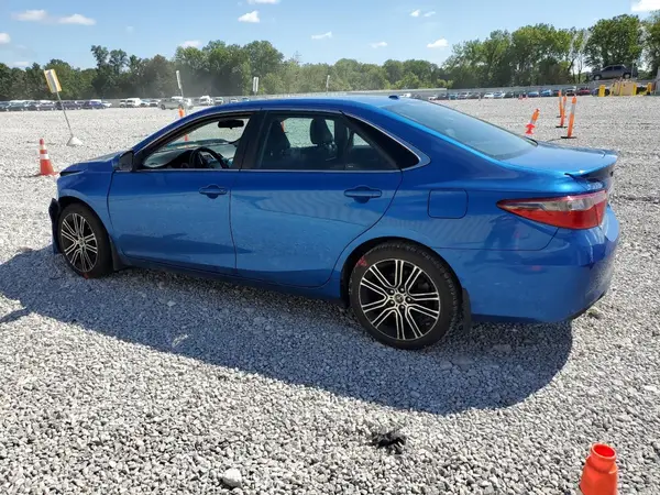 4T1BF1FK2GU558145 2016 TOYOTA CAMRY - Image 2