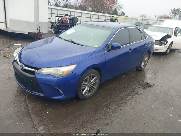4T1BF1FK2GU558632 2016 TOYOTA CAMRY - Image 2