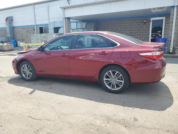 4T1BF1FK2GU561661 2016 TOYOTA CAMRY - Image 2