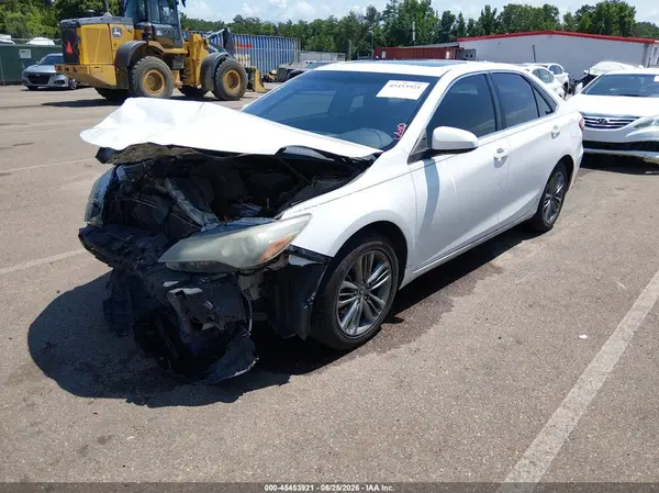 4T1BF1FK2GU562499 2016 TOYOTA CAMRY - Image 2