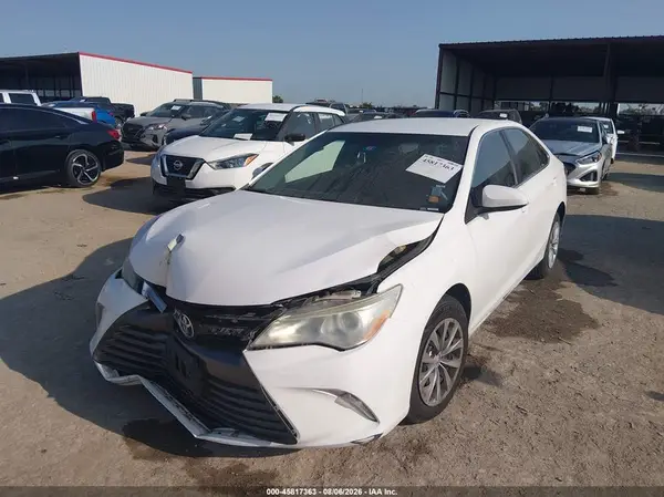 4T1BF1FK2GU563622 2016 TOYOTA CAMRY - Image 2