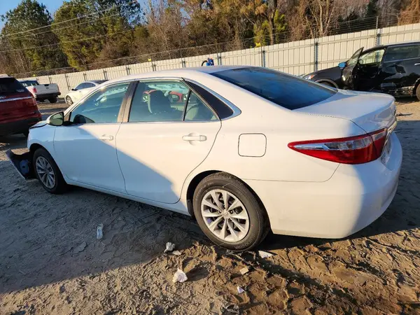 4T1BF1FK2GU564737 2016 TOYOTA CAMRY - Image 2