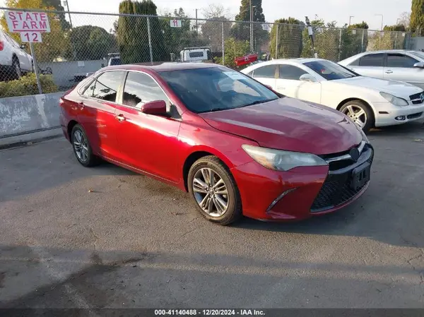 4T1BF1FK2GU565922 2016 TOYOTA CAMRY - Image 1