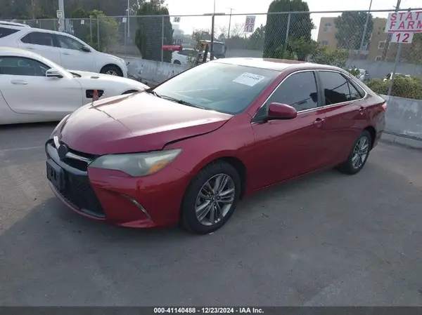 4T1BF1FK2GU565922 2016 TOYOTA CAMRY - Image 2
