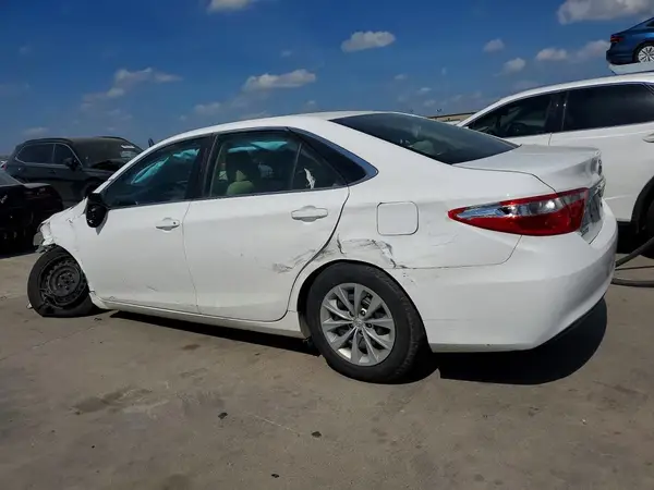 4T1BF1FK2GU568190 2016 TOYOTA CAMRY - Image 2