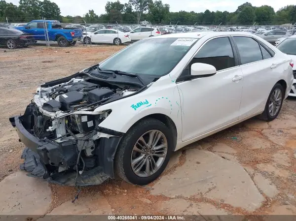 4T1BF1FK2GU568366 2016 TOYOTA CAMRY - Image 2