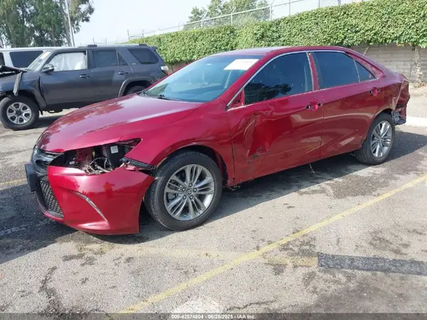 4T1BF1FK2GU569355 2016 TOYOTA CAMRY - Image 2