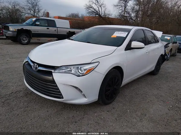 4T1BF1FK2GU569596 2016 TOYOTA CAMRY - Image 2