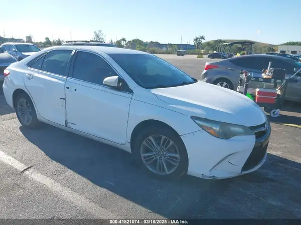 4T1BF1FK2GU573504 2016 TOYOTA CAMRY - Image 1