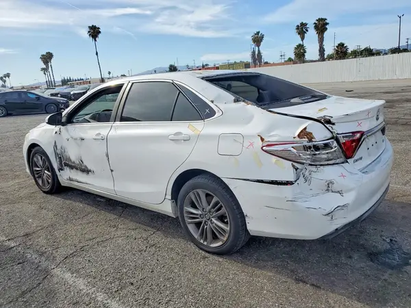 4T1BF1FK2GU574152 2016 TOYOTA CAMRY - Image 2