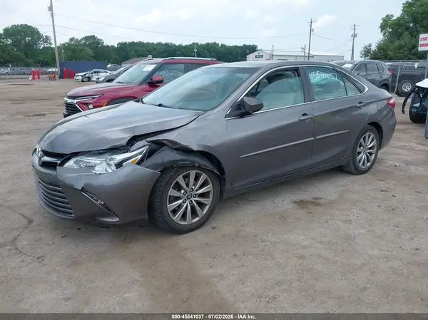 4T1BF1FK2GU574958 2016 TOYOTA CAMRY - Image 2