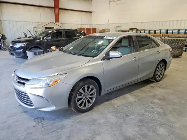 4T1BF1FK2GU576662 2016 TOYOTA CAMRY - Image 1