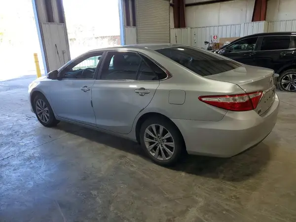 4T1BF1FK2GU576662 2016 TOYOTA CAMRY - Image 2