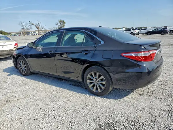 4T1BF1FK2GU579268 2016 TOYOTA CAMRY - Image 2