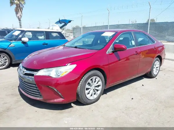 4T1BF1FK2GU584342 2016 TOYOTA CAMRY - Image 2