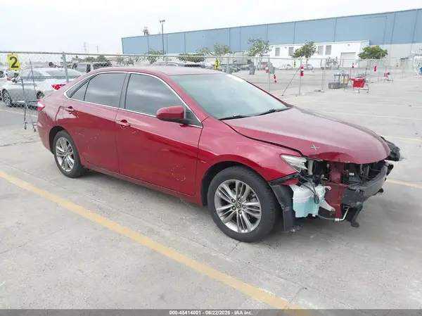 4T1BF1FK2GU584406 2016 TOYOTA CAMRY - Image 1
