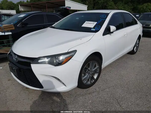 4T1BF1FK2GU585247 2016 TOYOTA CAMRY - Image 2