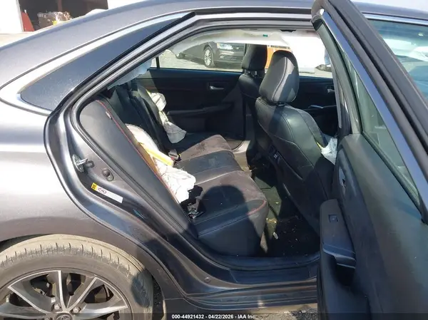 4T1BF1FK2GU585409 2016 TOYOTA CAMRY - Image 8