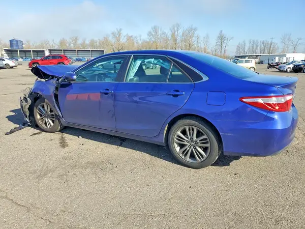 4T1BF1FK2GU585541 2016 TOYOTA CAMRY - Image 2