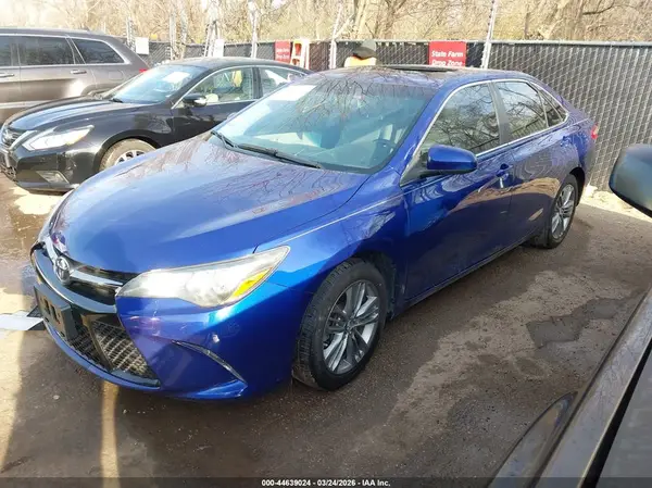 4T1BF1FK2GU586009 2016 TOYOTA CAMRY - Image 2
