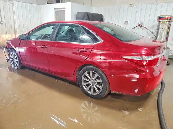 4T1BF1FK2GU587161 2016 TOYOTA CAMRY - Image 2