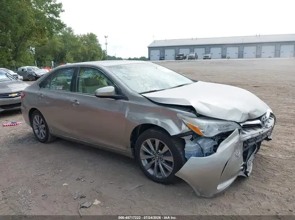 4T1BF1FK2GU587175 2016 TOYOTA CAMRY - Image 1