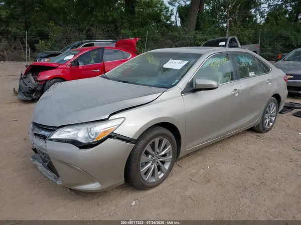 4T1BF1FK2GU587175 2016 TOYOTA CAMRY - Image 2