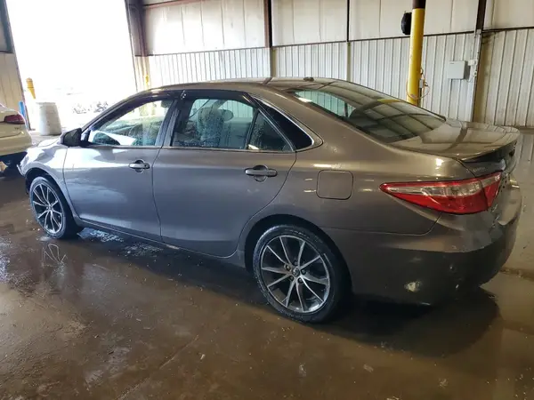 4T1BF1FK2GU587449 2016 TOYOTA CAMRY - Image 2