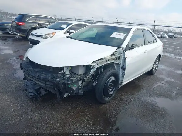 4T1BF1FK2GU587760 2016 TOYOTA CAMRY - Image 2